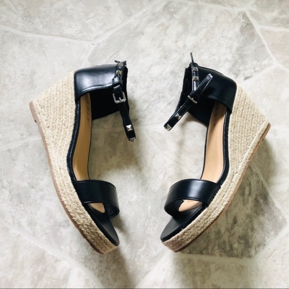 NWOT ESPRIT black espadrille open toe studded summer vacay wedges size 9.5